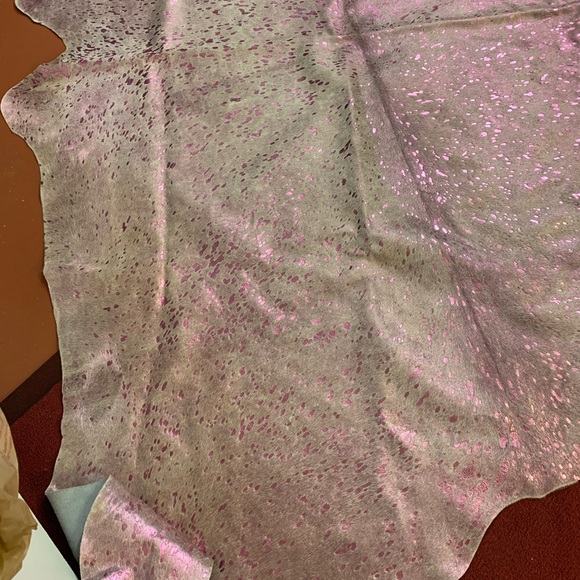 Genuine Natural Pink Skin Cowhide Rug Area Rug ) - Picture 3 of 10